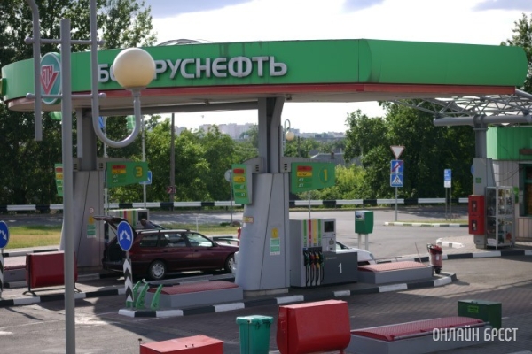 В Беларуси с 7 марта дешевеет автомобильное топливо В Беларуси с 7 марта дешевеет автомобильное топливо