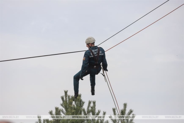Обрушение здания, авария на ж/д и ЧП в высотке: спасатели провели учения в Бресте Обрушение здания, авария на ж/д и ЧП в высотке: спасатели провели учения в Бресте