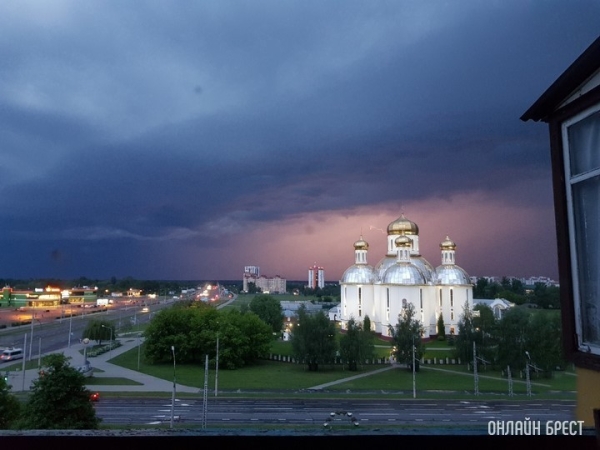 В Бресте и области на завтра объявлен оранжевый уровень из-за сильного ветра В Бресте и области на завтра объявлен оранжевый уровень из-за сильного ветра