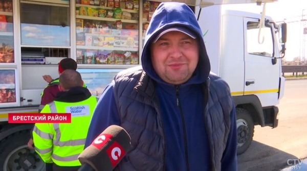 30-километровая очередь на границе: под Брестом организовали торговлю питанием для водителей 30-километровая очередь на границе: под Брестом организовали торговлю питанием для водителей
