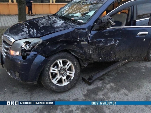 Автобус, маршрутка и автомобиль попали в Барановичах в ДТП Автобус, маршрутка и автомобиль попали в Барановичах в ДТП