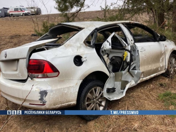 В Беларуси работник автомойки поехал на Volkswagen клиента и разбился В Беларуси работник автомойки поехал на Volkswagen клиента и разбился