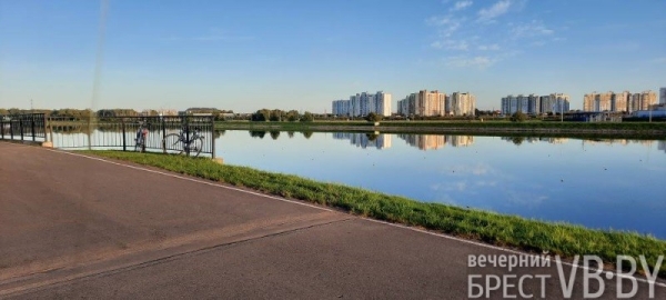 Рыбацкий вечер на Гребном канале в Бресте Рыбацкий вечер на Гребном канале в Бресте