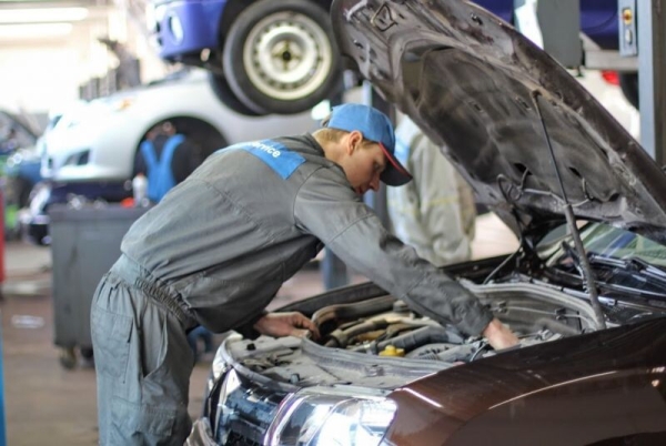 «Отдал полпенсии за первое ТО!». Пенсионер возмущен стоимостью обслуживания у дилера Renault «Отдал полпенсии за первое ТО!». Пенсионер возмущен стоимостью обслуживания у дилера Renault