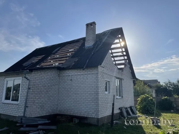 В Брестском районе гроза обесточила 14 населенных пунктов, с трех домов сорвало крыши В Брестском районе гроза обесточила 14 населенных пунктов, с трех домов сорвало крыши