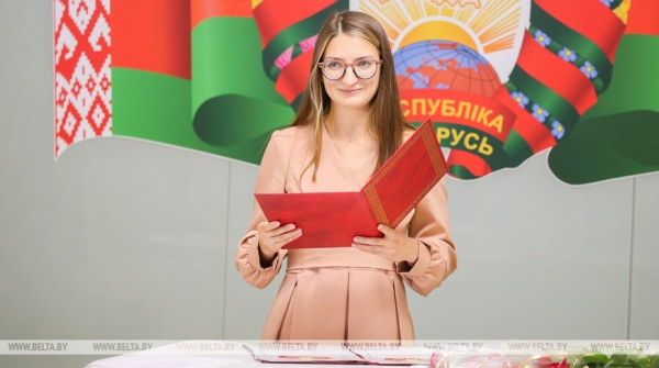 В Бресте еще 14 человек приняли Присягу гражданина Беларуси В Бресте еще 14 человек приняли Присягу гражданина Беларуси