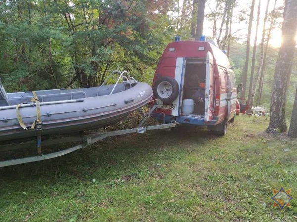 В Беларуси две девочки-сестры утонули в озере, плавая на надувном матрасе В Беларуси две девочки-сестры утонули в озере, плавая на надувном матрасе