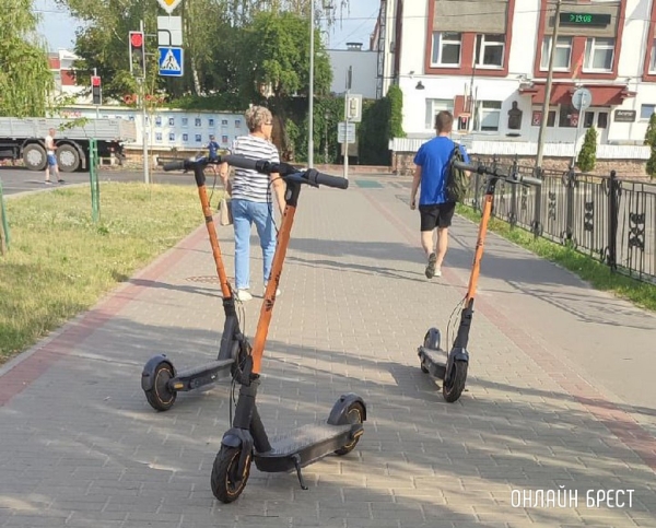 Электросамокаты все чаще попадают в ДТП, но запрещать их не планируют. Почему? Электросамокаты все чаще попадают в ДТП, но запрещать их не планируют. Почему?