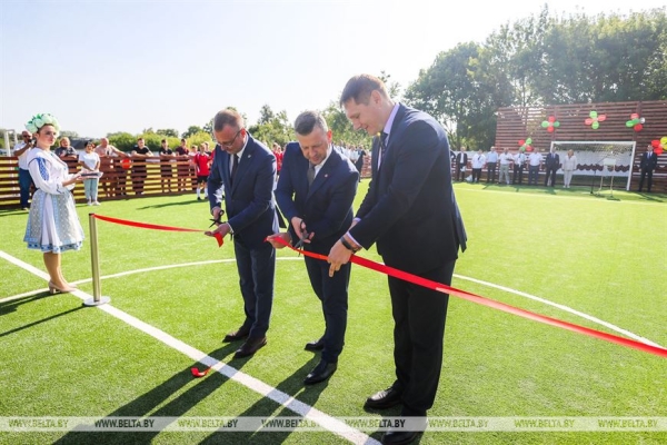 Заинтересовать спортом и найти таланты. Площадку для игры в мини-футбол открыли в Городище Барановичского района Заинтересовать спортом и найти таланты. Площадку для игры в мини-футбол открыли в Городище Барановичского района