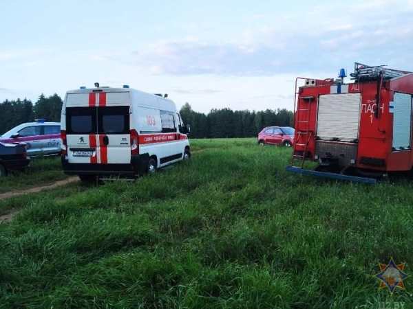 В Беларуси две девочки-сестры утонули в озере, плавая на надувном матрасе В Беларуси две девочки-сестры утонули в озере, плавая на надувном матрасе