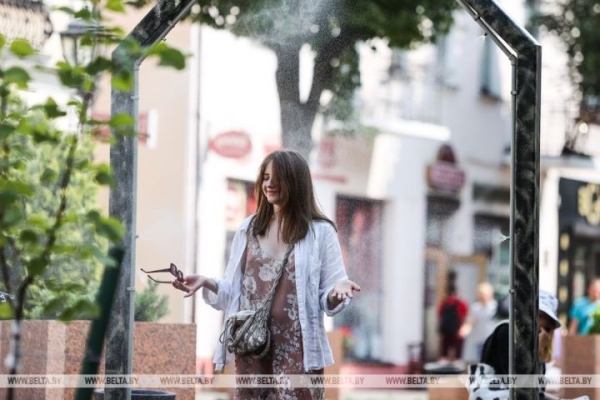 Почему температура тела 36,6 градуса, но жарко нам уже при 30 градусах? Почему температура тела 36,6 градуса, но жарко нам уже при 30 градусах?