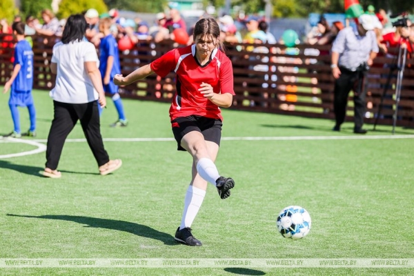 Заинтересовать спортом и найти таланты. Площадку для игры в мини-футбол открыли в Городище Барановичского района Заинтересовать спортом и найти таланты. Площадку для игры в мини-футбол открыли в Городище Барановичского района