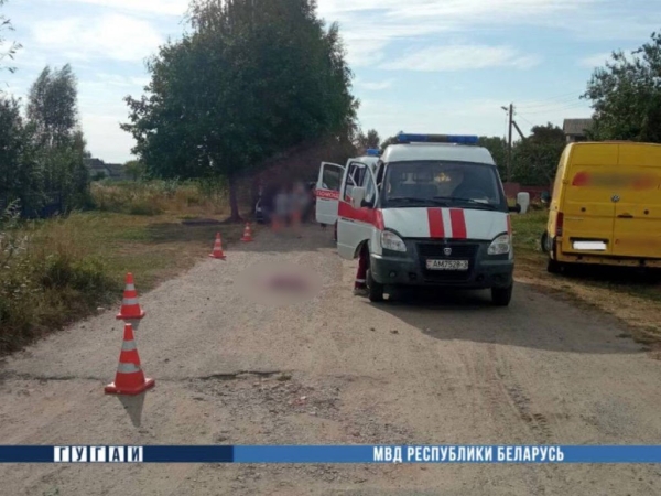 Автомобиль насмерть сбил полуторагодовалого ребенка в Гомельской области Автомобиль насмерть сбил полуторагодовалого ребенка в Гомельской области
