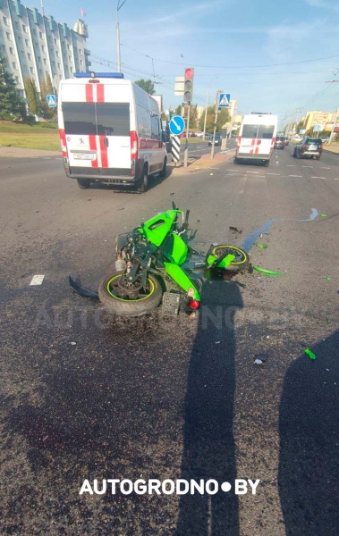 Видео аварии с мотоциклистом в Гродно Видео аварии с мотоциклистом в Гродно
