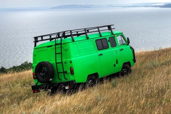 УАЗ запустил в производство юбилейную версию «буханки» УАЗ запустил в производство юбилейную версию «буханки»