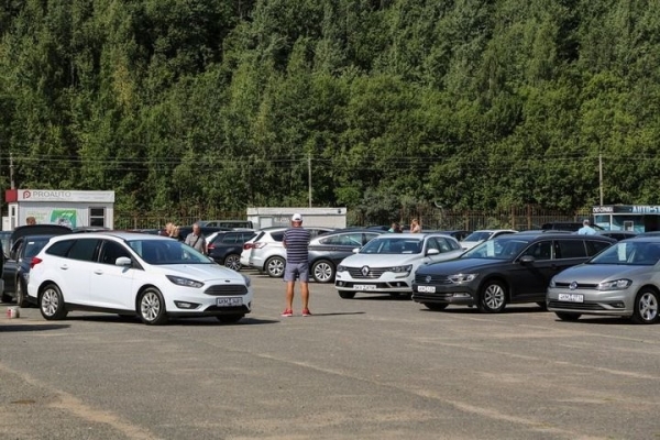 Белорусы смогут продавать автомобили и другое имущество только лично Белорусы смогут продавать автомобили и другое имущество только лично