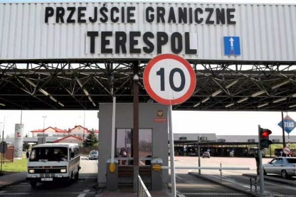 В Польше выявили фирму, поставлявшую люксовые автомобили в Россию через Беларусь В Польше выявили фирму, поставлявшую люксовые автомобили в Россию через Беларусь