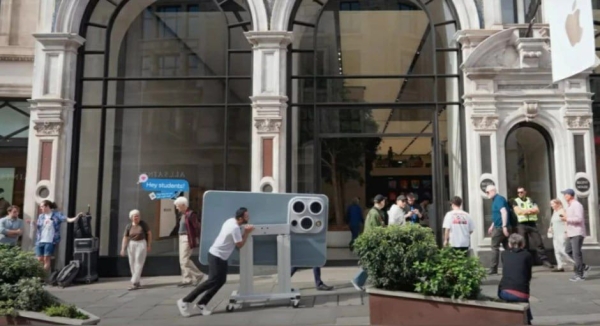 Сколько весит гигантский iPhone, который попал в книгу рекордов Гиннеса Сколько весит гигантский iPhone, который попал в книгу рекордов Гиннеса