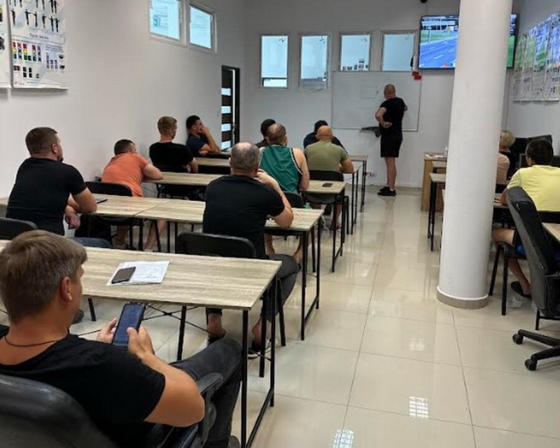 Пинчанин открыл школу для дальнобойщиков в Польше. Выгодно? Пинчанин открыл школу для дальнобойщиков в Польше. Выгодно?