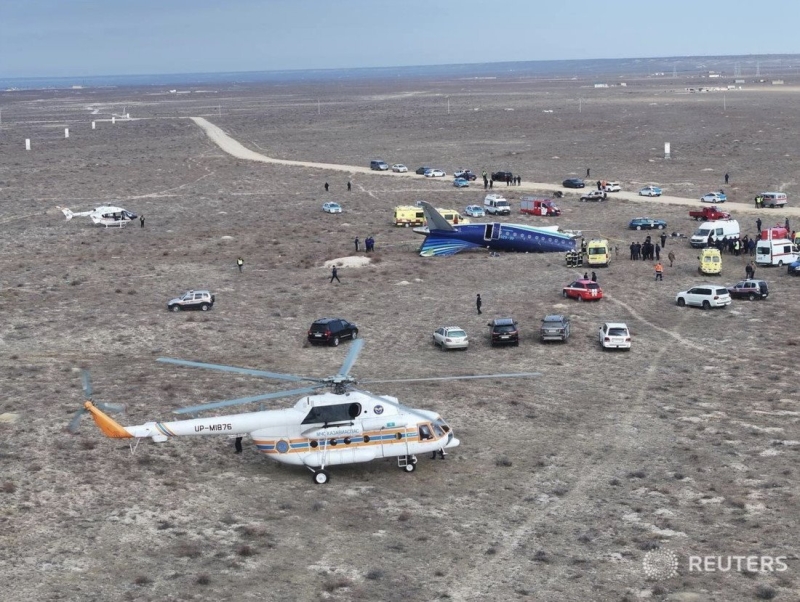 В Казахстане упал пассажирский самолет — видео и фото В Казахстане упал пассажирский самолет — видео и фото