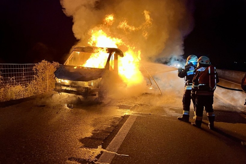 В Австрии сгорел фургон, на котором ехал белорус В Австрии сгорел фургон, на котором ехал белорус