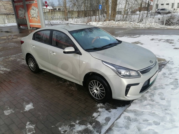 Цены сегодня и год назад. Сравнили прайсы популярных VW Passat, Citroen C4 Picasso и Renault Megane Цены сегодня и год назад. Сравнили прайсы популярных VW Passat, Citroen C4 Picasso и Renault Megane