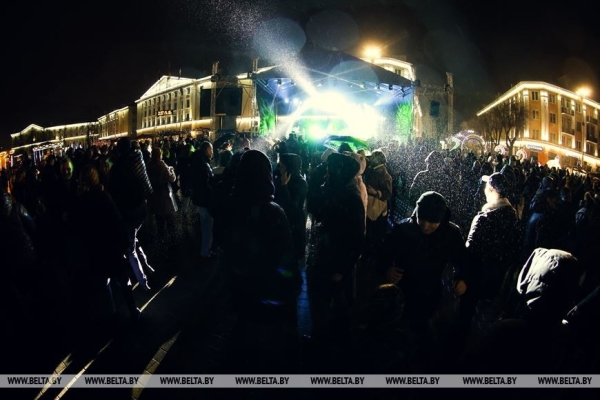 Как прошла новогодняя ночь в Бресте. Фоторепортаж Как прошла новогодняя ночь в Бресте. Фоторепортаж