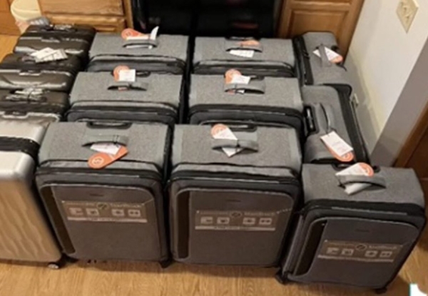 Авиакомпания повредила багаж и предложила пассажирке странную компенсацию Авиакомпания повредила багаж и предложила пассажирке странную компенсацию