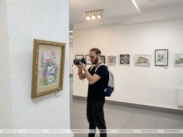 Юбилейную выставку молодых художников «Усе разам» презентовали в Бресте Юбилейную выставку молодых художников «Усе разам» презентовали в Бресте