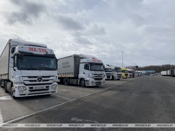 Водители из разных стран рассказали о проблемах на границе Водители из разных стран рассказали о проблемах на границе