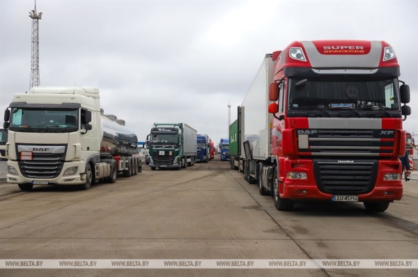 «Десять лет работаю дальнобойщиком, но такого не помню». Что говорят водители о ситуации на границе «Десять лет работаю дальнобойщиком, но такого не помню». Что говорят водители о ситуации на границе