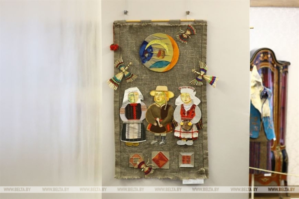 Выставка «Песні зямлі маёй» открылась в Бресте Выставка «Песні зямлі маёй» открылась в Бресте