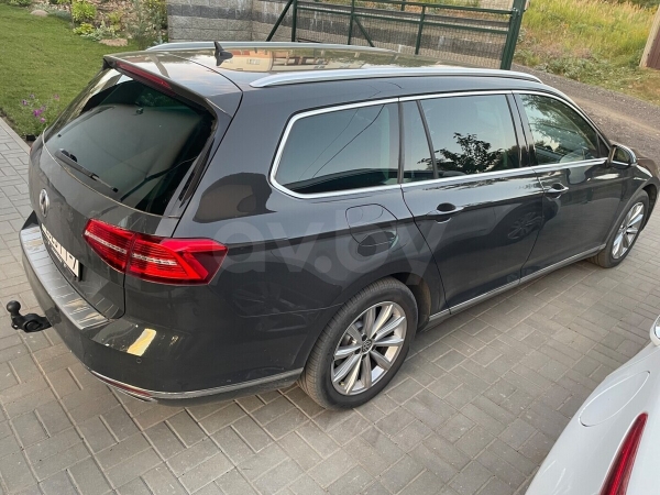 Цены сегодня и год назад. Сравнили прайсы популярных VW Passat, Citroen C4 Picasso и Renault Megane Цены сегодня и год назад. Сравнили прайсы популярных VW Passat, Citroen C4 Picasso и Renault Megane