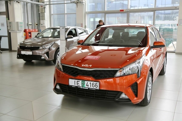 Цены сегодня и год назад. Сравнили прайсы популярных VW Passat, Citroen C4 Picasso и Renault Megane Цены сегодня и год назад. Сравнили прайсы популярных VW Passat, Citroen C4 Picasso и Renault Megane