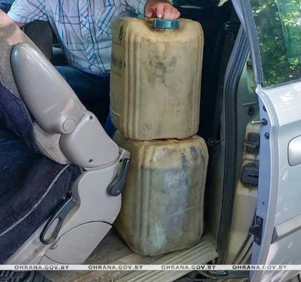 В Бресте и Барановичском районе задержали мужчин с краденым дизтопливом В Бресте и Барановичском районе задержали мужчин с краденым дизтопливом